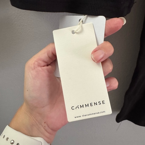 Commense Black‎ and Tan Long Sleeve cropped top - Picture 3 of 5